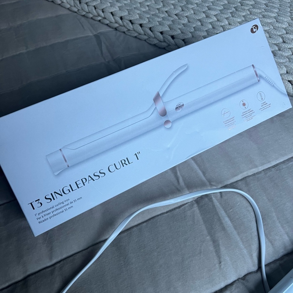 NWT T3 Singlepass Curling Iron 1”